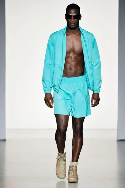 Look 11